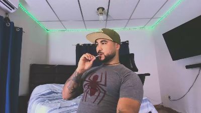 Tommy_Sccot live cam on Cam4