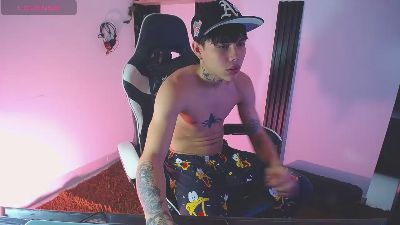 Tommy_Sex19 live cam on Cam4