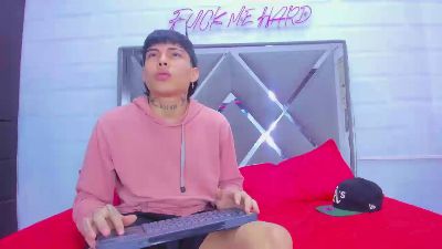 Tommy_Sex19 live cam on Cam4