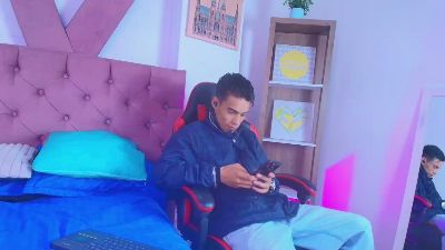 Tommy_West_ live cam on Cam4