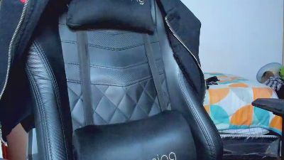Tommy_bred live cam on Cam4