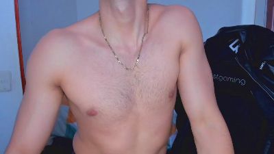 Tommy_bred live cam on Cam4