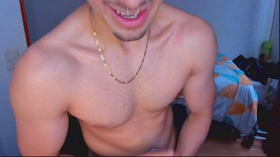 Tommy_bred live cam on Cam4