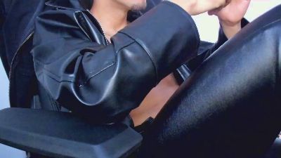 Tommy_bred live cam on Cam4