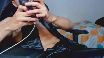 Tommy_bred live cam on Cam4