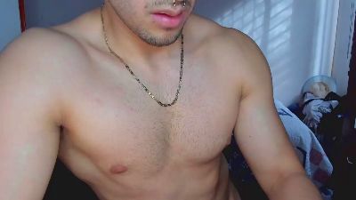 Tommy_bred live cam on Cam4