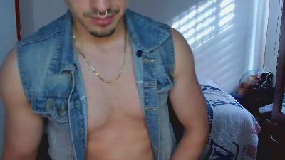 Tommy_bred live cam on Cam4