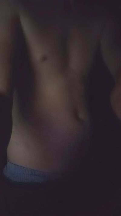 Tommybzh29 live cam on Cam4