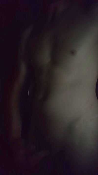Tommybzh29 live cam on Cam4
