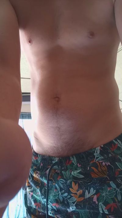 Tommybzh29 live cam on Cam4