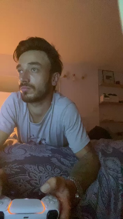 Tomtom74000 live cam on Cam4