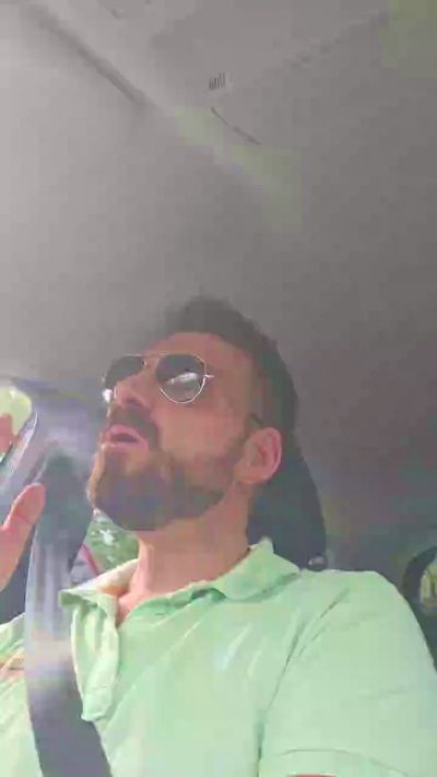 Tonello88 live cam on Cam4