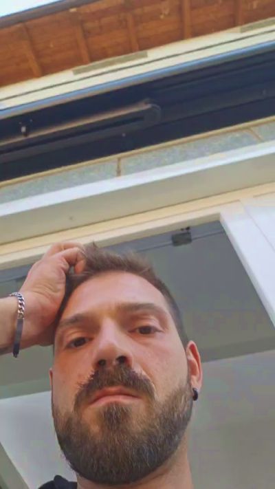 Tonello88 live cam on Cam4