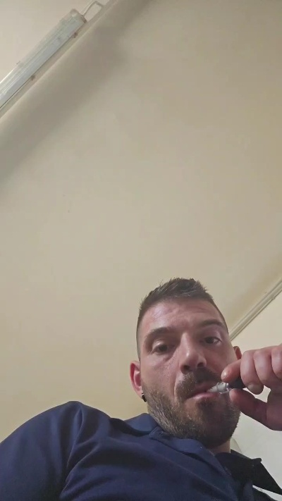 Tonello88 live cam on Cam4