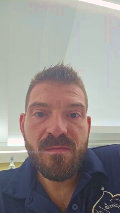 Tonello88 live cam on Cam4