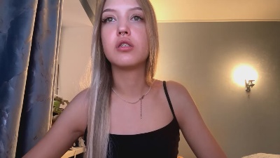 ToniaNephew live cam on Cam4