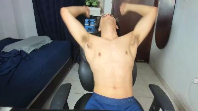 Tonnymiller live cam on Cam4