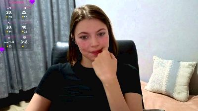 TonyaNatiello live cam on Cam4