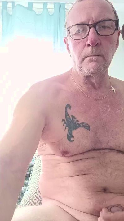 Tonyfrie live cam on Cam4