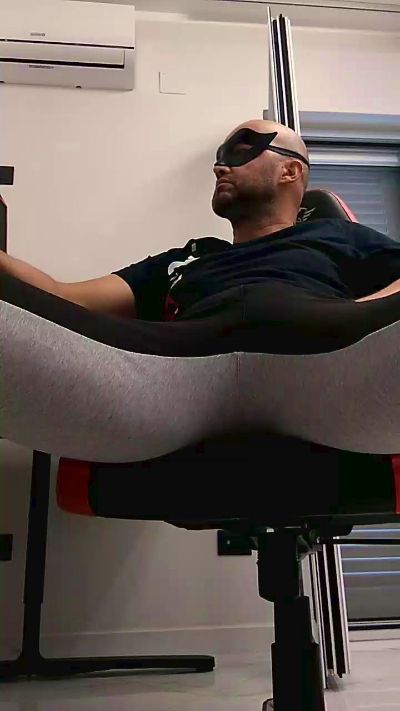 Tonygame83 live cam on Cam4