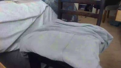Toolie5719 live cam on Cam4