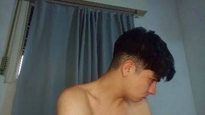 ToomLe live cam on Cam4