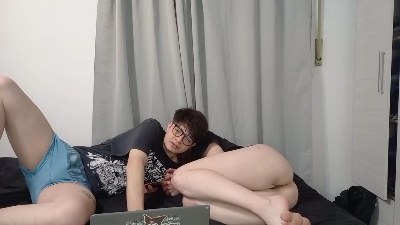 ToomLe live cam on Cam4