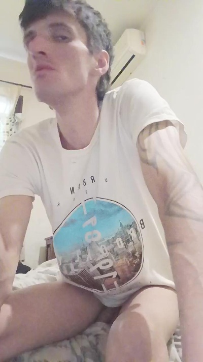 TouchMe35 live cam on Cam4