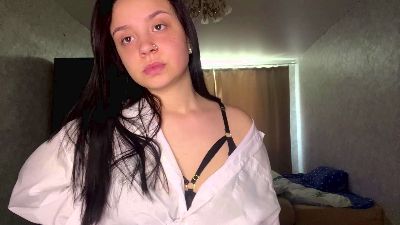 TovaOkubo live cam on Cam4