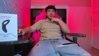 Toymen_ live cam on Cam4