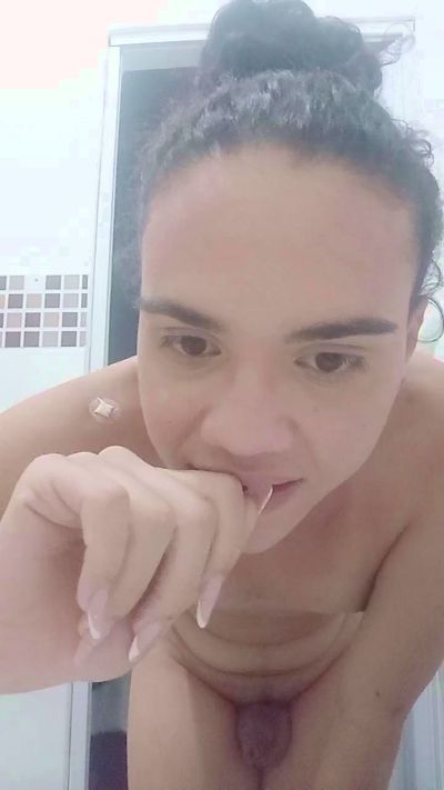 Transputinha83 live cam on Cam4