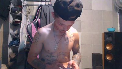 TrapMasterB live cam on Cam4