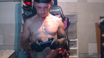 TrapMasterB live cam on Cam4