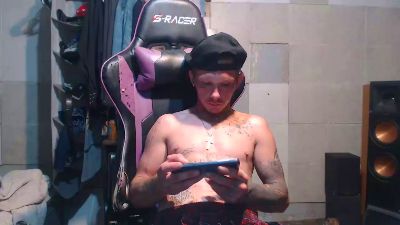 TrapMasterB live cam on Cam4
