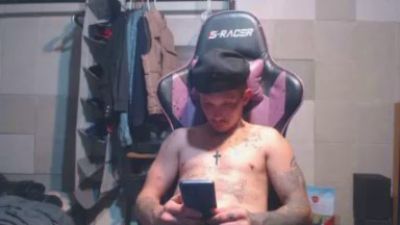 TrapMasterB live cam on Cam4