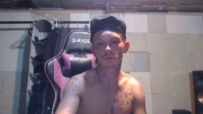 TrapMasterB live cam on Cam4
