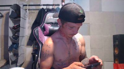 TrapMasterB live cam on Cam4