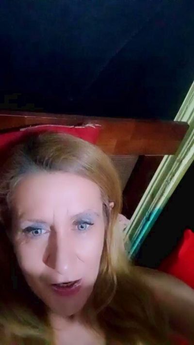 Traucka live cam on Cam4