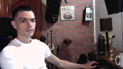 Travis_rxxx live cam on Cam4