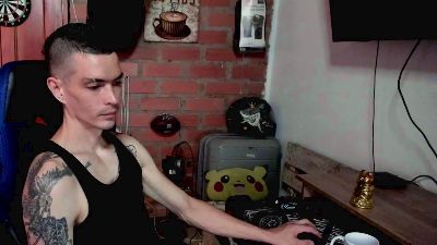 Travis_rxxx live cam on Cam4