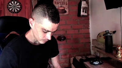 Travis_rxxx live cam on Cam4