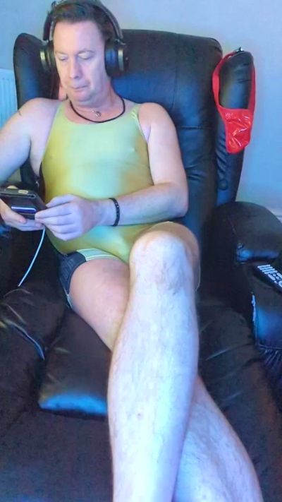 Trebs69si live cam on Cam4