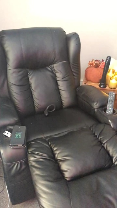 Trebs69si live cam on Cam4
