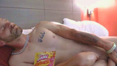 TreeBurner1 live cam on Cam4