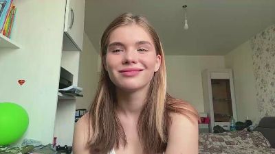 TreenaGata live cam on Cam4