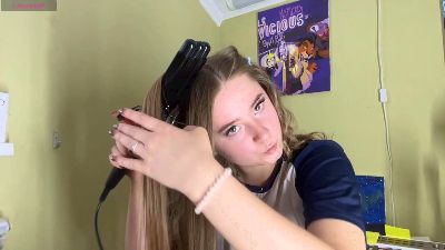 TreenaSpeier live cam on Cam4