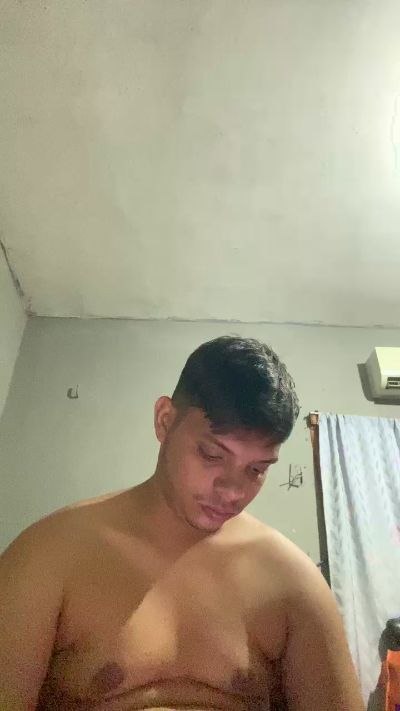 Trekk77 live cam on Cam4