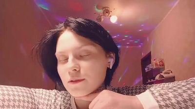 TrevaTuggle live cam on Cam4