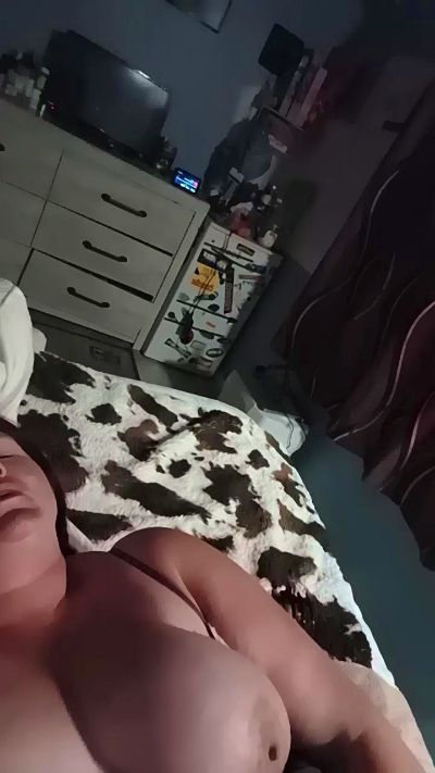 Tricia303 live cam on Cam4