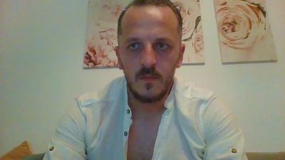 Tricktrick88889 live cam on Cam4